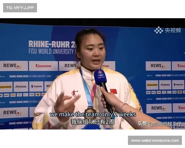 密云青少年锦标赛小将夺冠后与父母紧紧相拥泪洒赛场温情瞬间 密云青少年锦标赛小将夺冠后与父母紧紧相拥泪洒赛场温情瞬间